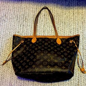 Louis Vuitton MM Neverfull